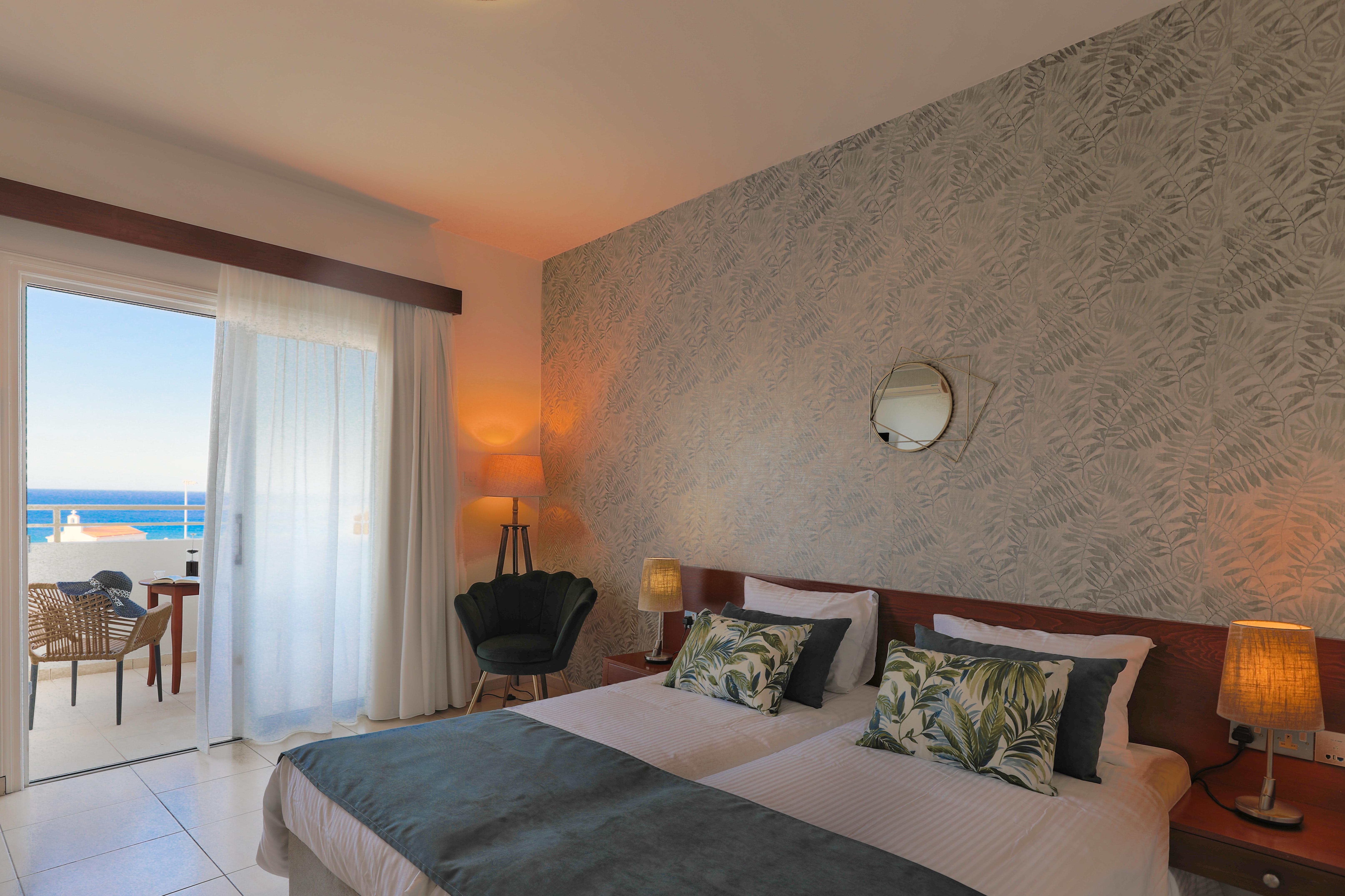 Iris Beach Hotel Протарас Екстериор снимка