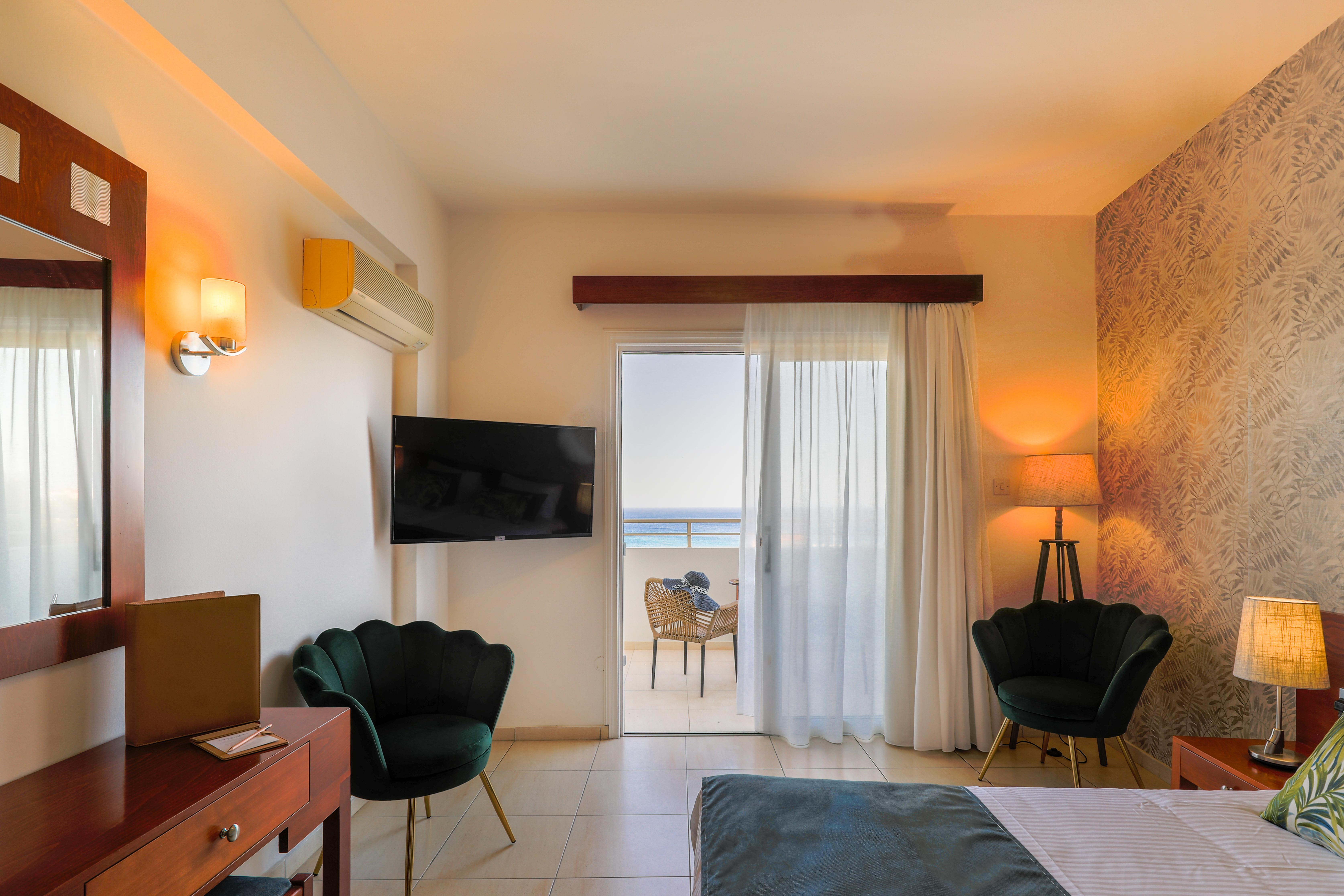 Iris Beach Hotel Протарас Екстериор снимка