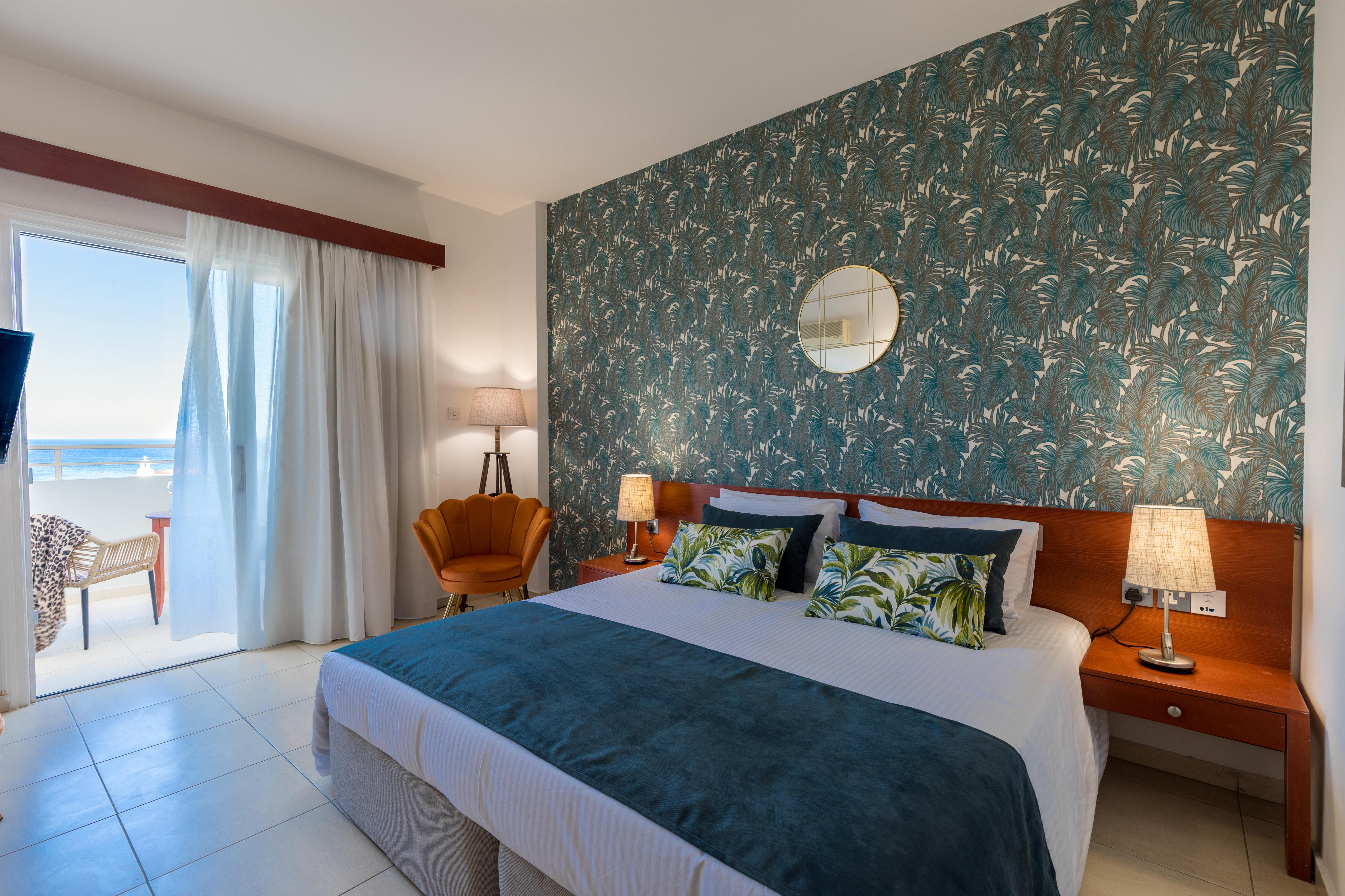 Iris Beach Hotel Протарас Екстериор снимка
