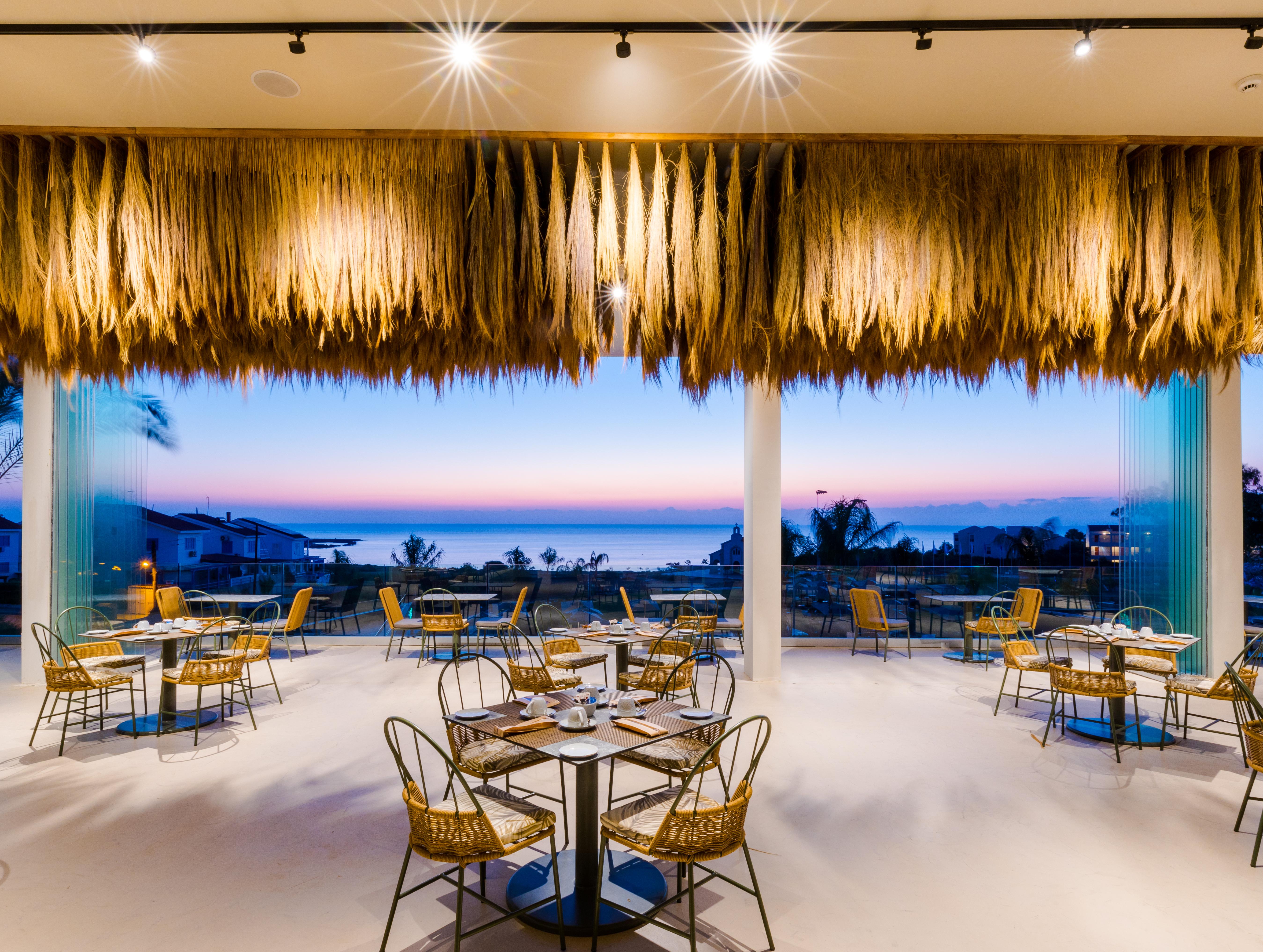 Iris Beach Hotel Протарас Екстериор снимка