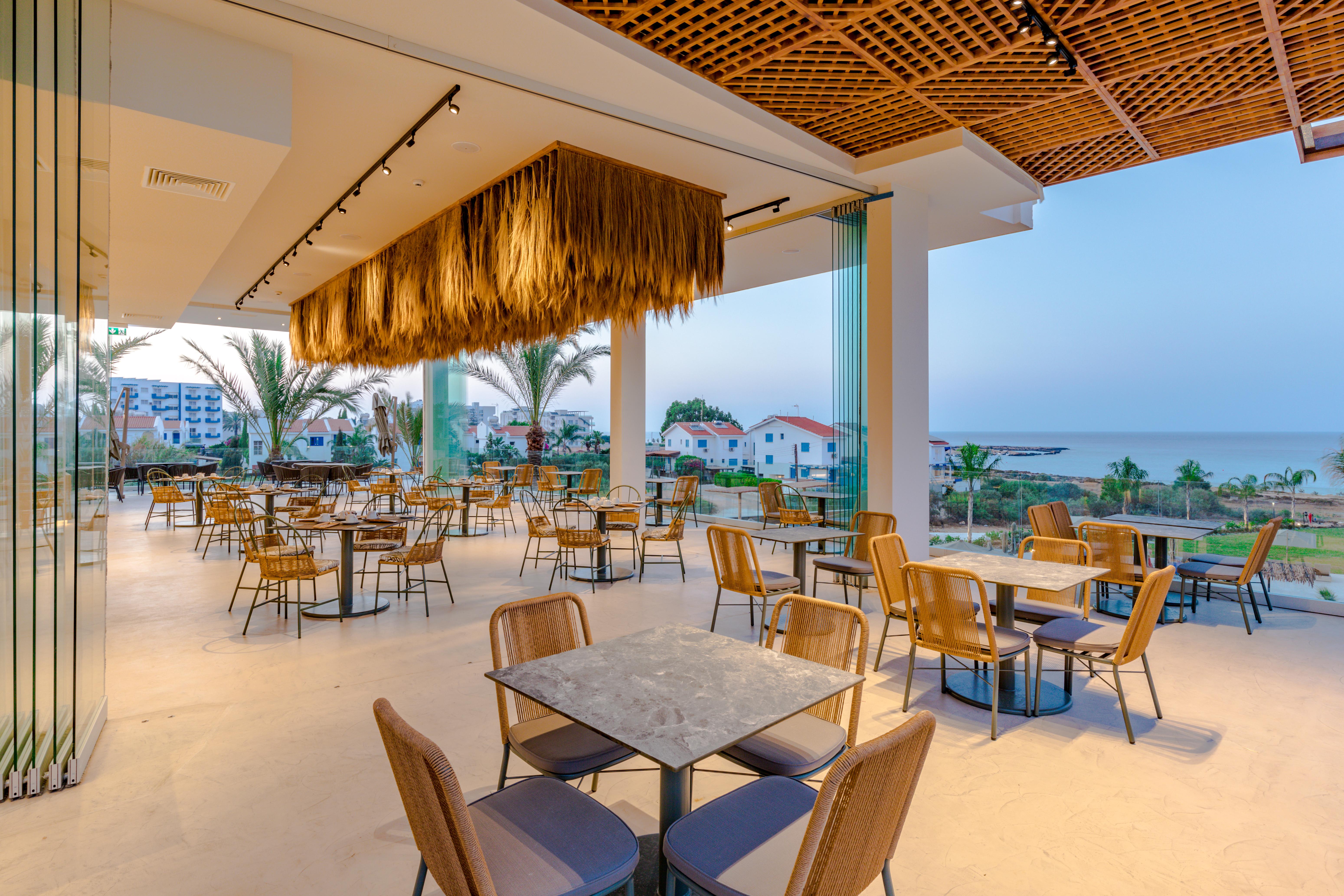 Iris Beach Hotel Протарас Екстериор снимка