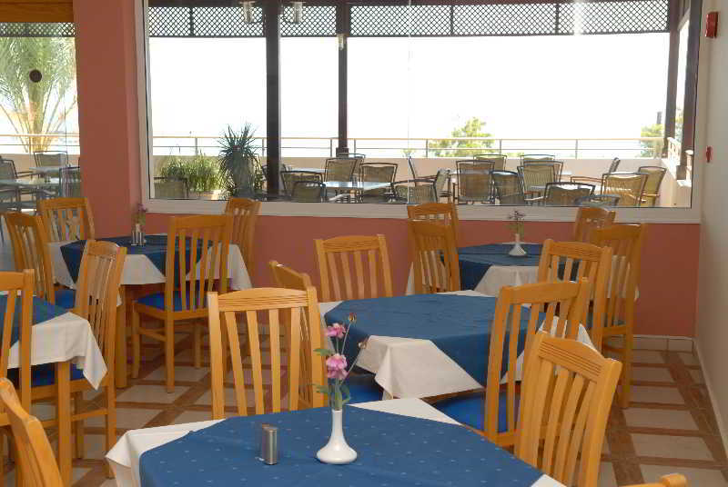 Iris Beach Hotel Протарас Екстериор снимка