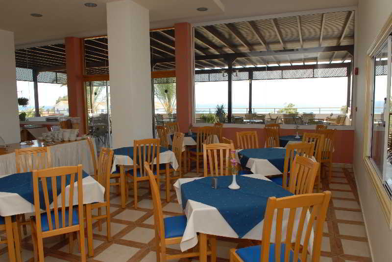 Iris Beach Hotel Протарас Екстериор снимка