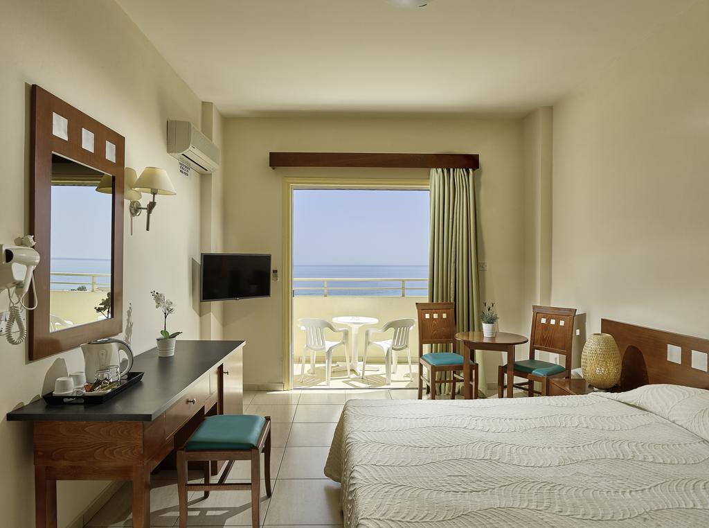 Iris Beach Hotel Протарас Екстериор снимка