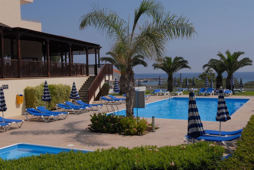 Iris Beach Hotel Протарас Екстериор снимка