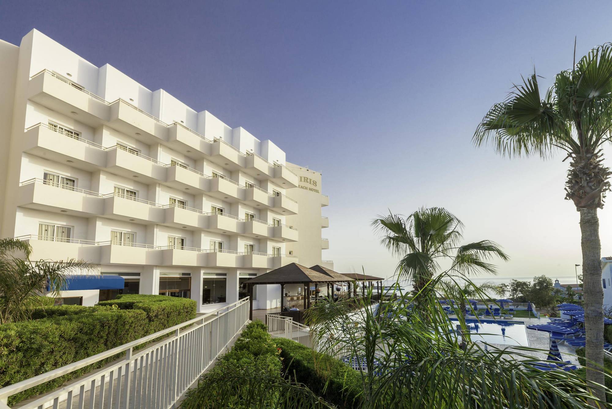 Iris Beach Hotel Протарас Екстериор снимка