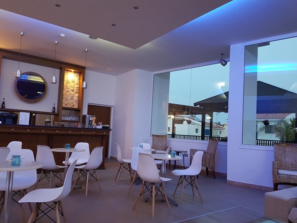 Iris Beach Hotel Протарас Екстериор снимка
